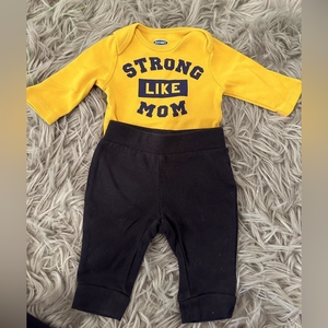 Old Navy Baby Long Sleeve‎ Top and Pants Outfit 0-3M